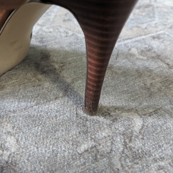 Guess Platform High Heel - Picture 8 of 8